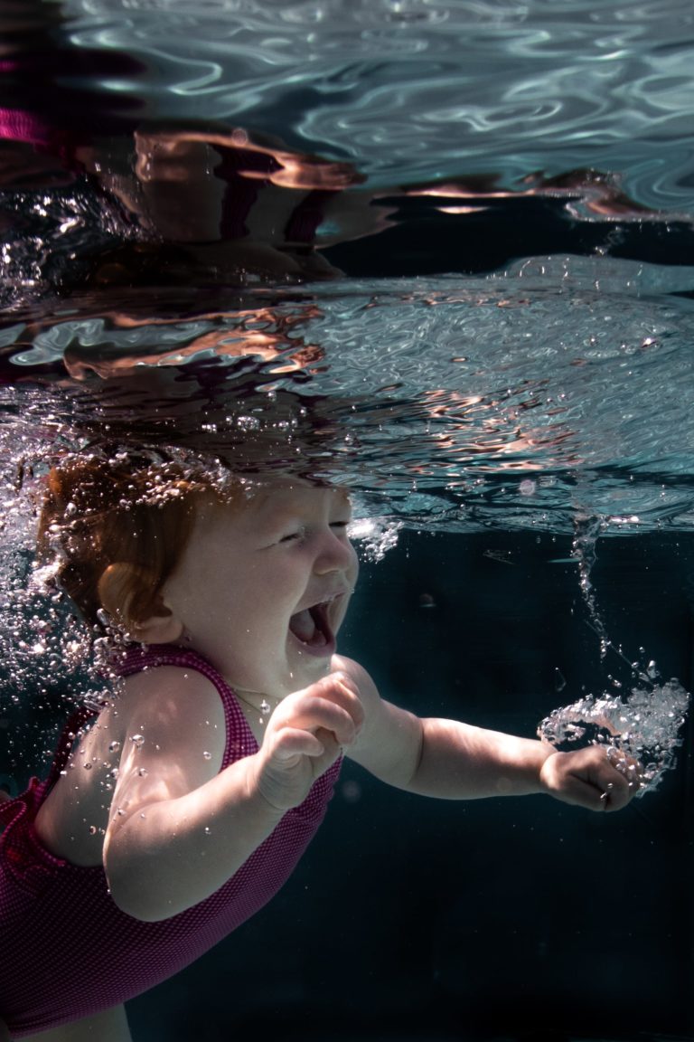 Photographe bébé nageur réunion aquatique underwater