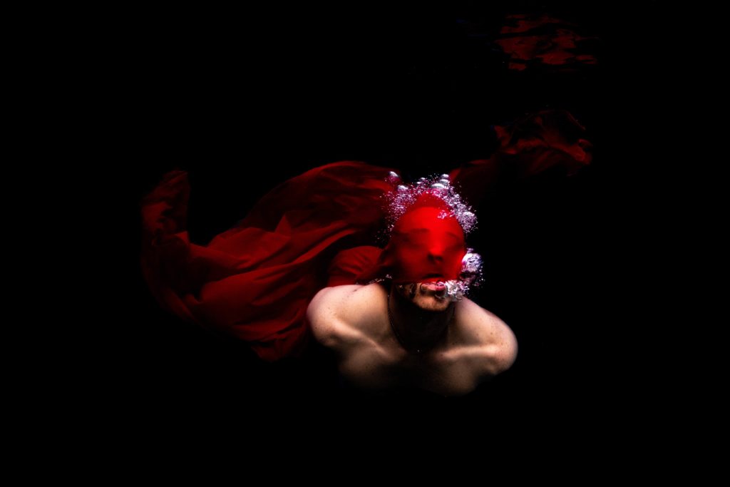 underwater portrait photoshoot