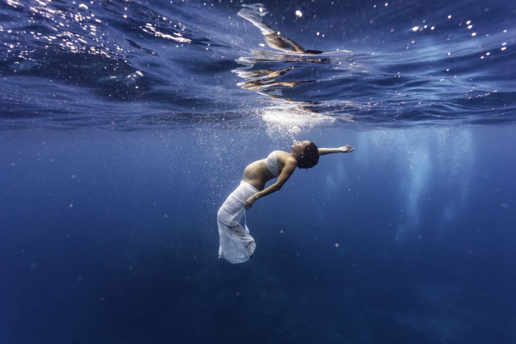 Photographe grossesse underwater