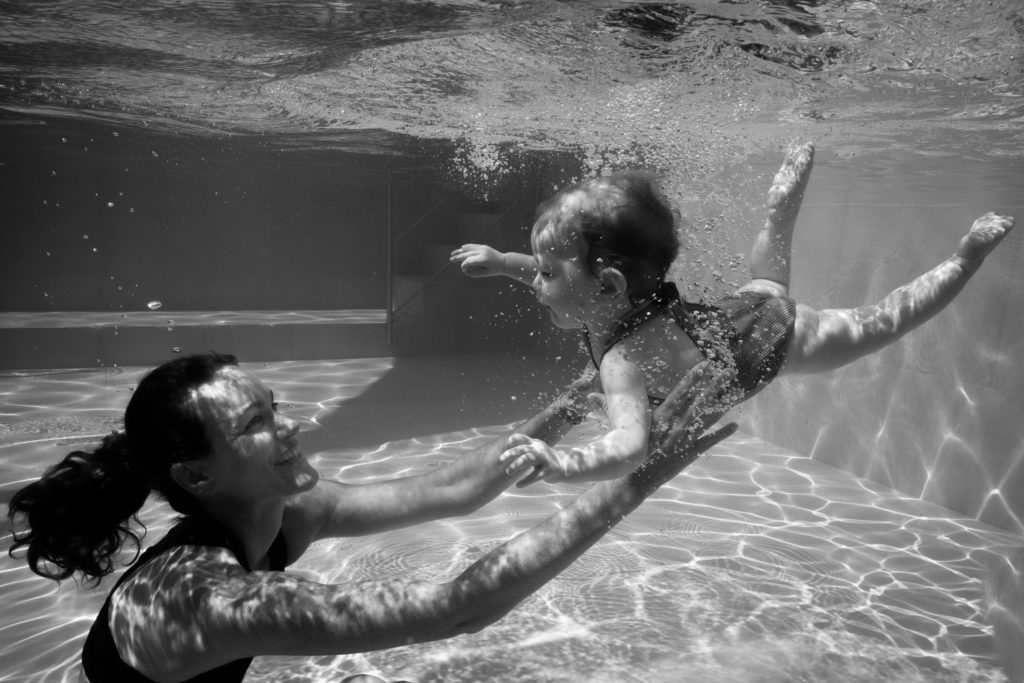 Photographe bébé nageur réunion aquatique underwater